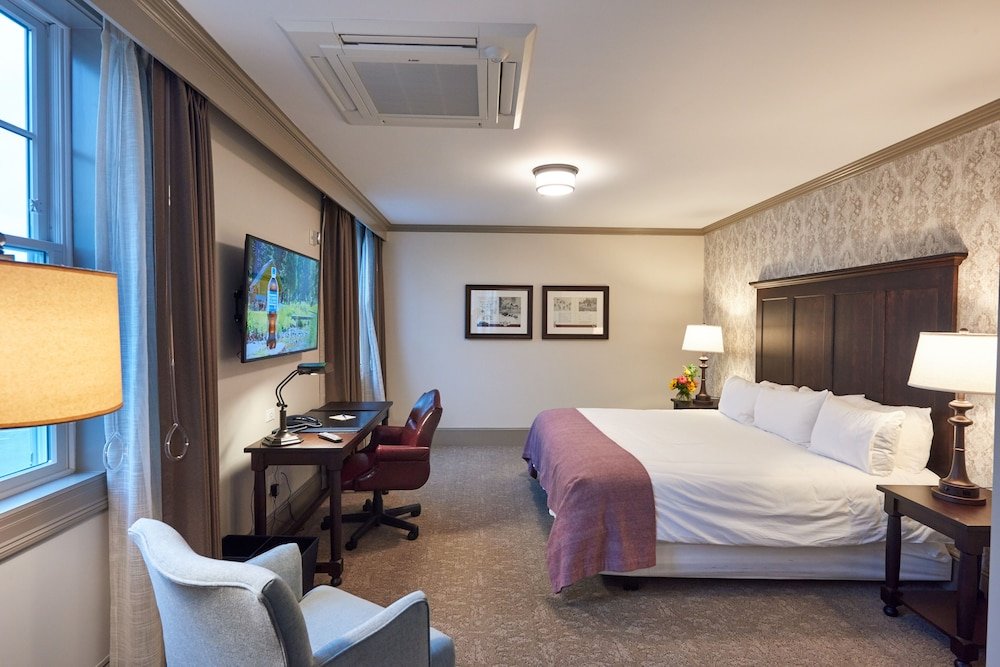 Фото The Groton Inn