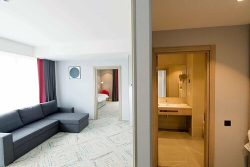 Гостиница Ramada by Wyndham Targu Jiu в Тыргу Жиу