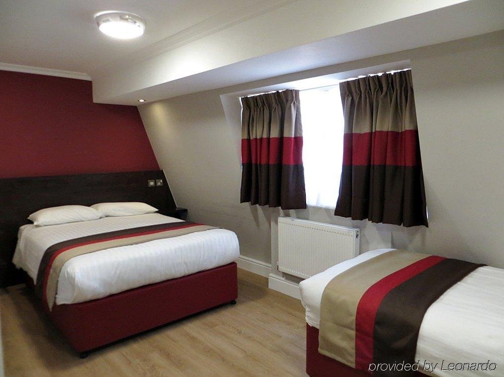 Фото Royal Cambridge Hotel