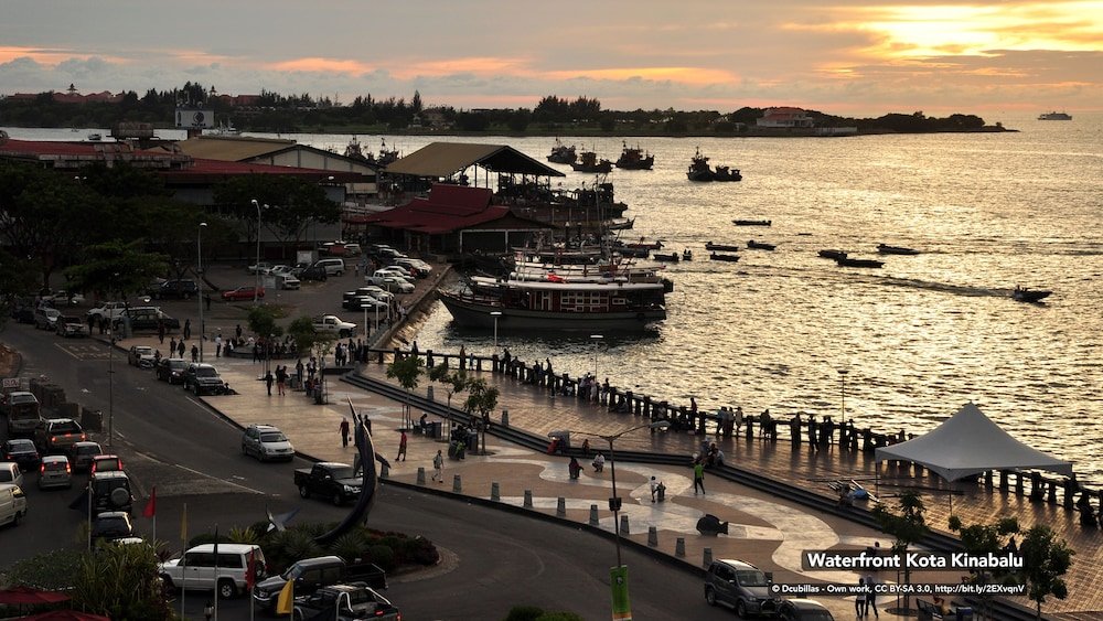 Фото Oyo 210 Hotel Five 2