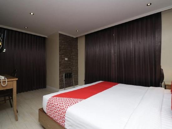 Фото Bourbon St Boutique Hotel