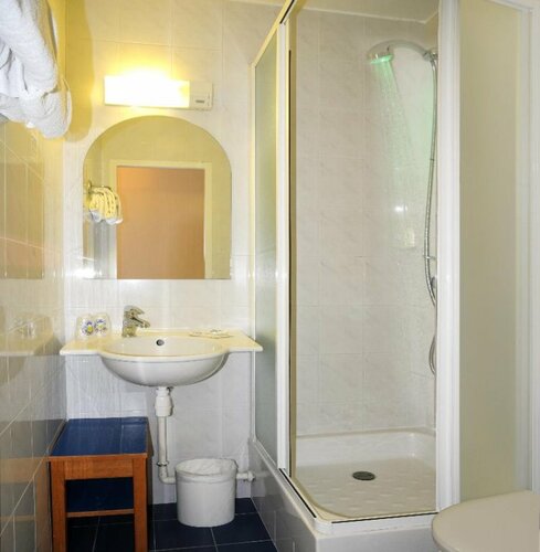 Гостиница Hôtel Roi Soleil Mulhouse Sausheim в Тане-Гебвиллере