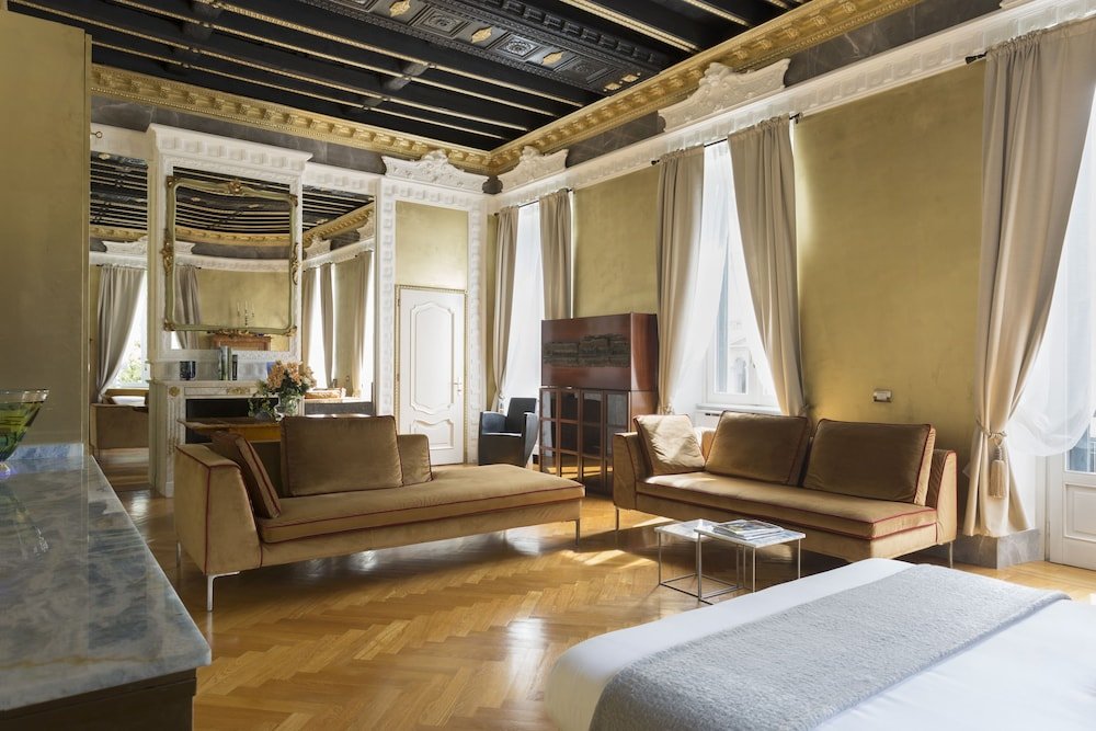 Фото Rivière Private Rooms at the Park