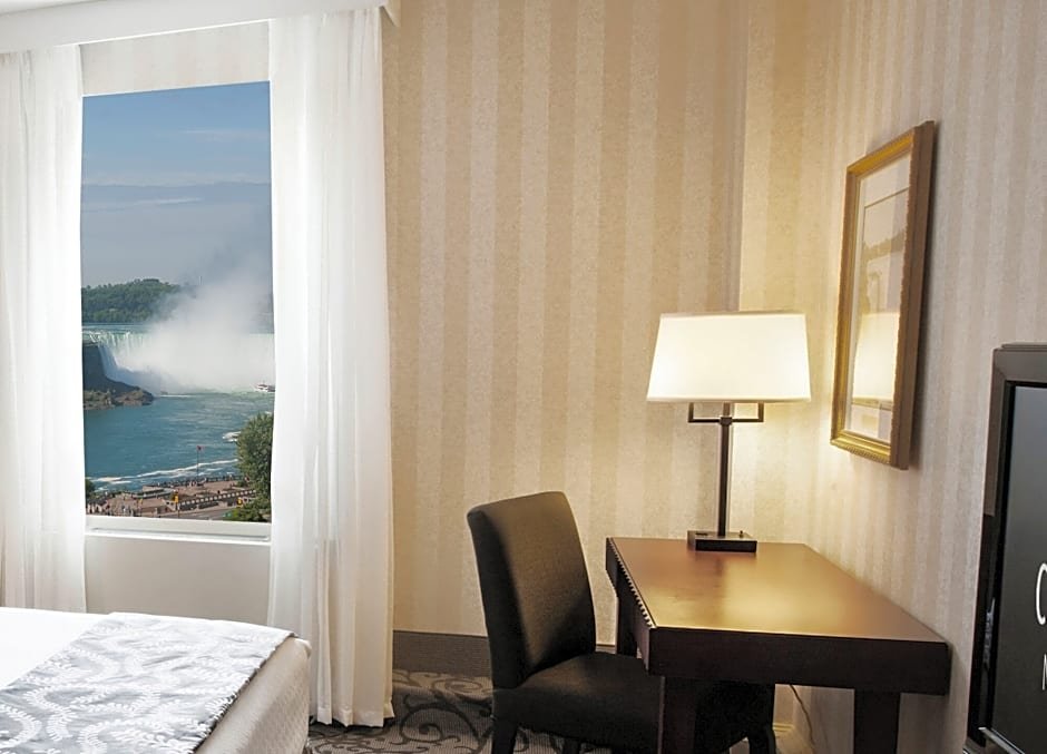 Фото Crowne Plaza Niagara Falls Fallsview