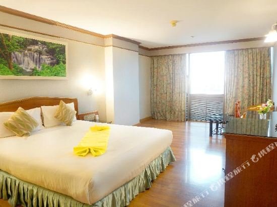 Фото Bay Hotel Srinakarin