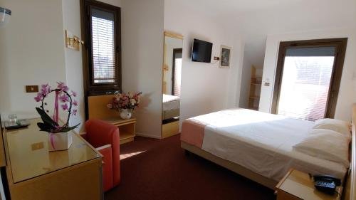 Фото Hotel Antares