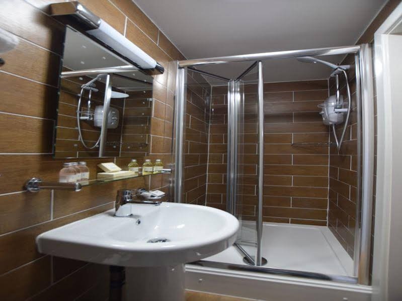 Фото Lucky 8 Hotel