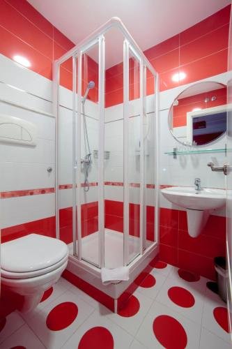 Фото Hostal Adria Santa Ana