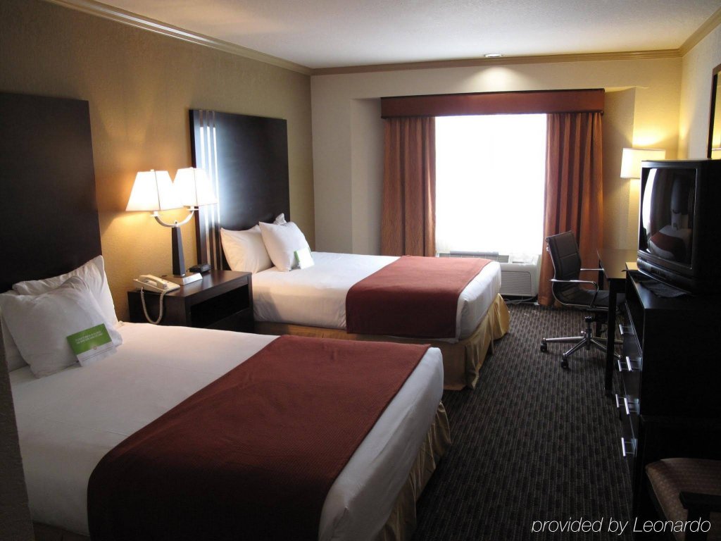 Фото La Quinta Inn & Suites by Wyndham Davis