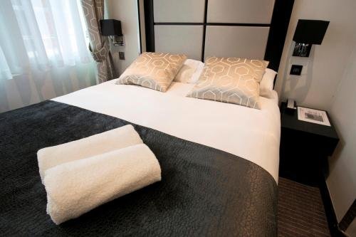 Фото Great St Helen Hotel