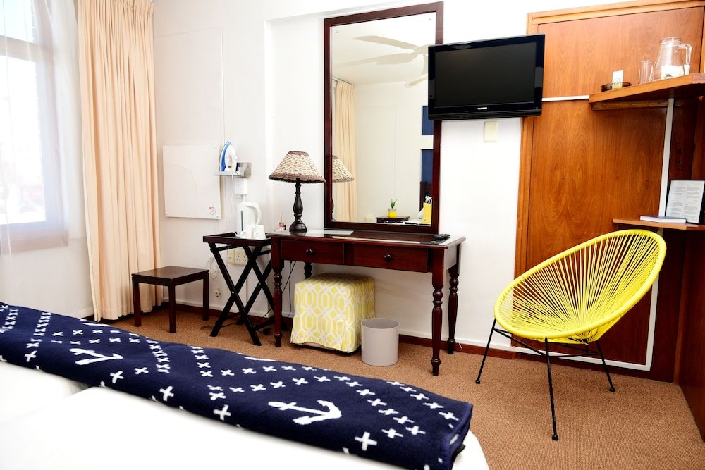 Фото Hoedjiesbaai Hotel