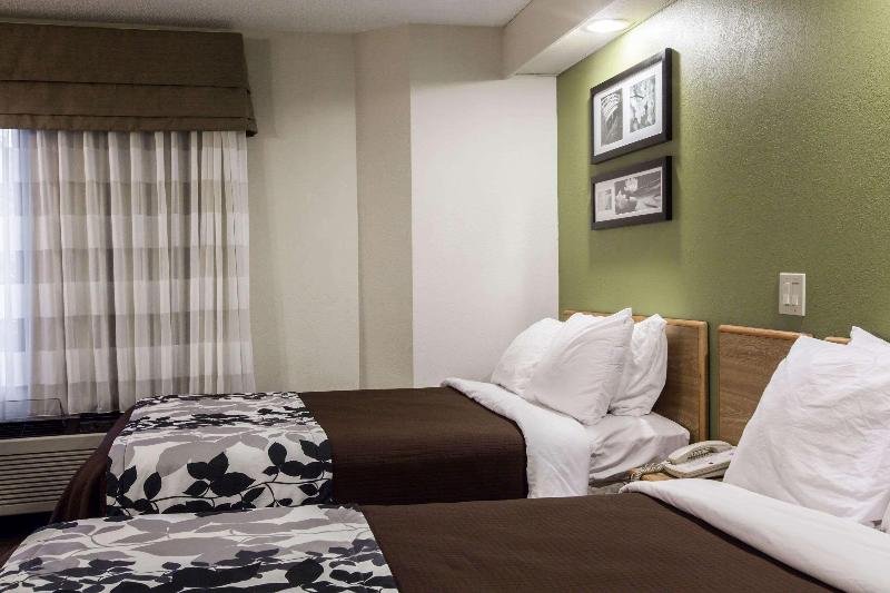 Фото Rodeway Inn At Six Flags