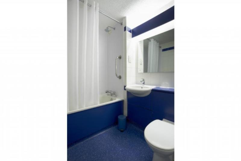 Фото Travelodge Aberdeen Bucksburn