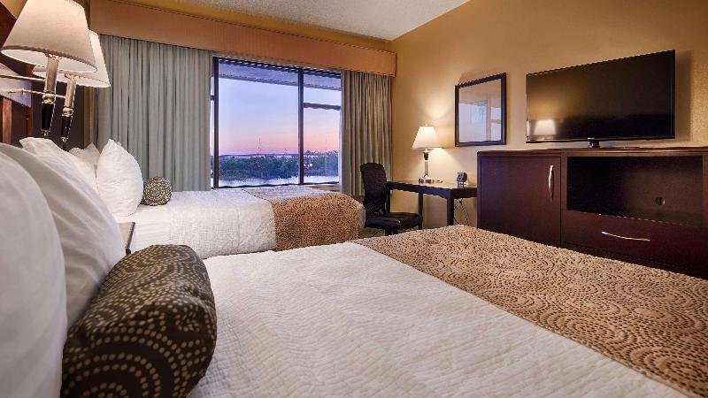 Фото Best Western Plus Coastline Inn