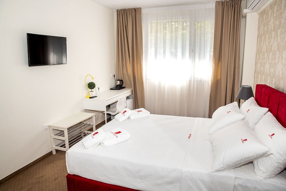 Фото City Plaza Apartments & Rooms