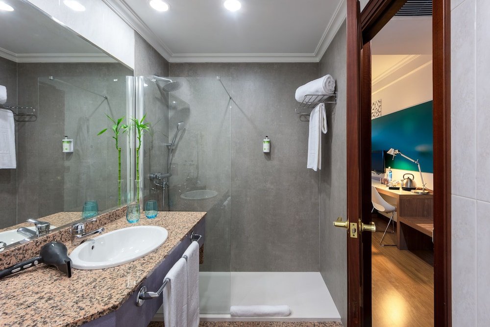 Фото Hotel Santiago Plaza Affiliated by Meliá