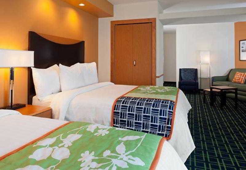 Фото Fairfield Inn & Suites by Marriott Wichita Downtown