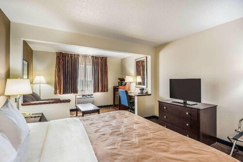 Гостиница Quality Inn & Suites Eldridge Davenport North