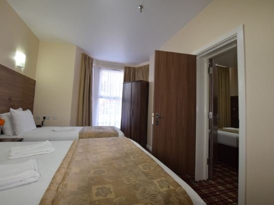 Фото Lucky 8 Hotel