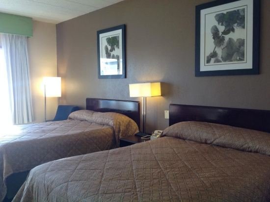 Фото Diamond Inn and Suites