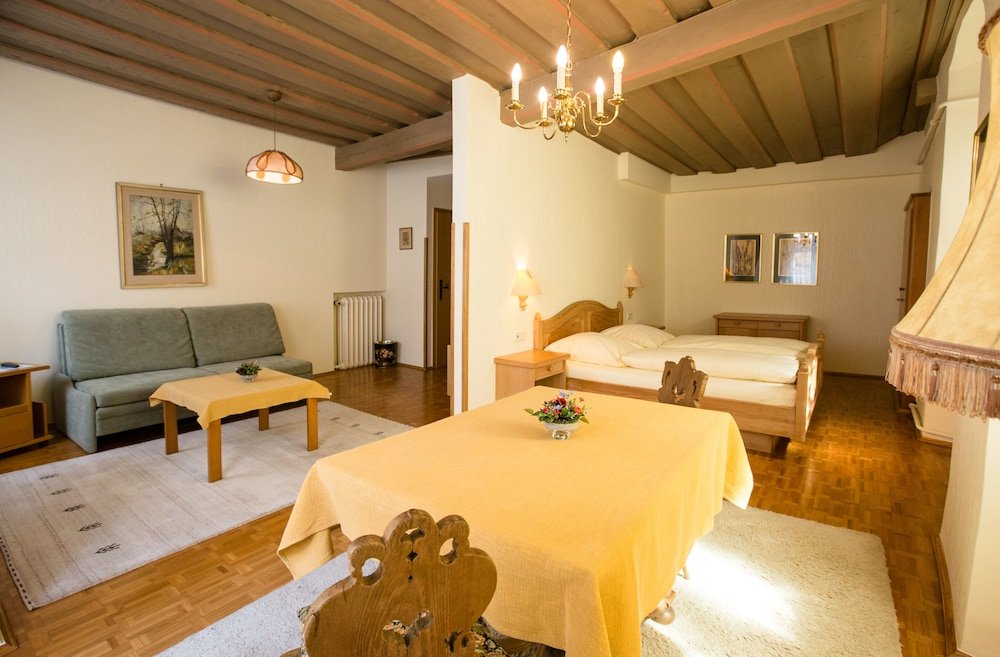 Фото Hotel-Gasthof Goldener Greifen