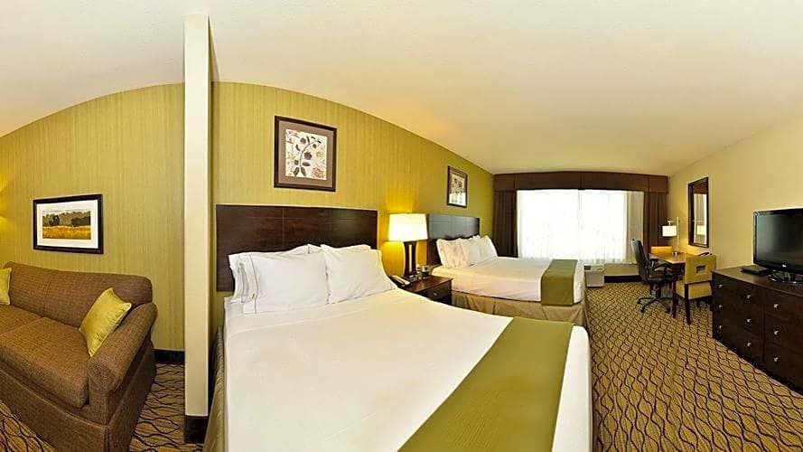 Фото Holiday Inn Express and Suites Williston, an Ihg Hotel