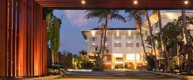 Отель The 101 Bali Fontana Seminyak