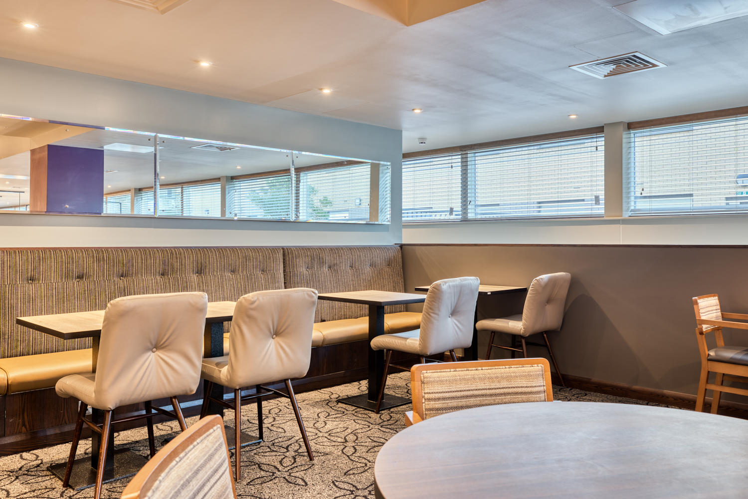 Фото Premier Inn Oxford Botley