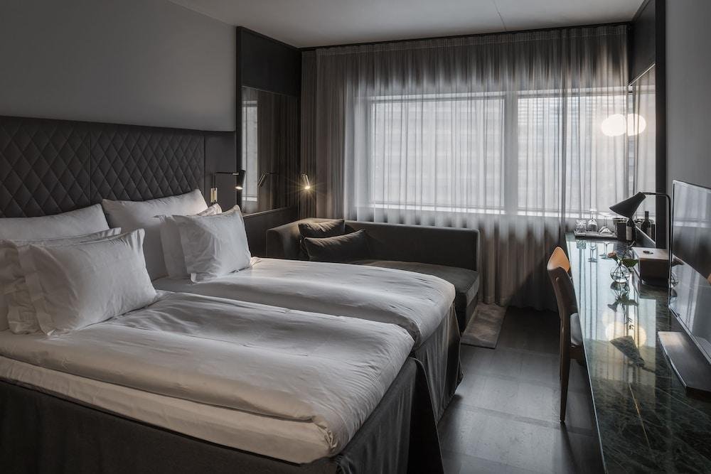 Фото Hotel At Six