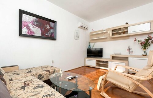 Гостиница Amazing Apartment in Pula With Wifi and 3 Bedrooms в Пуле