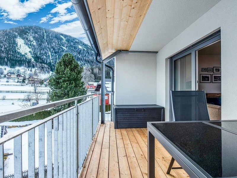 Жильё посуточно Classy Apartment in Mauterndorf With Balcony