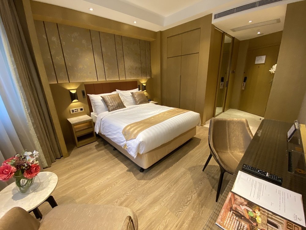 Фото Grand Dragon Hotel