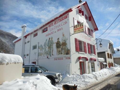 Гостиница Hôtel des Deux Cols в Баньере-де-Бигоре