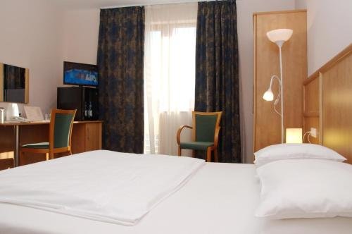 Фото Semiramis Business Hotel