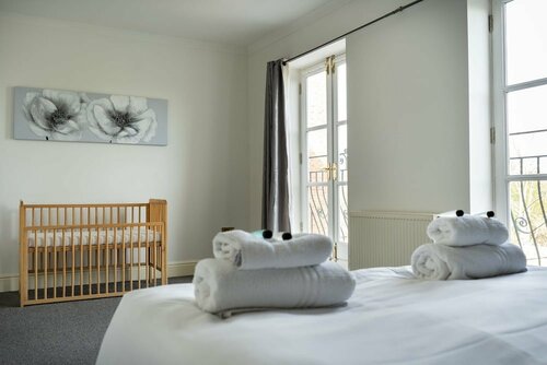 Гостиница Redbourne Terrace Large Home в Бостоне