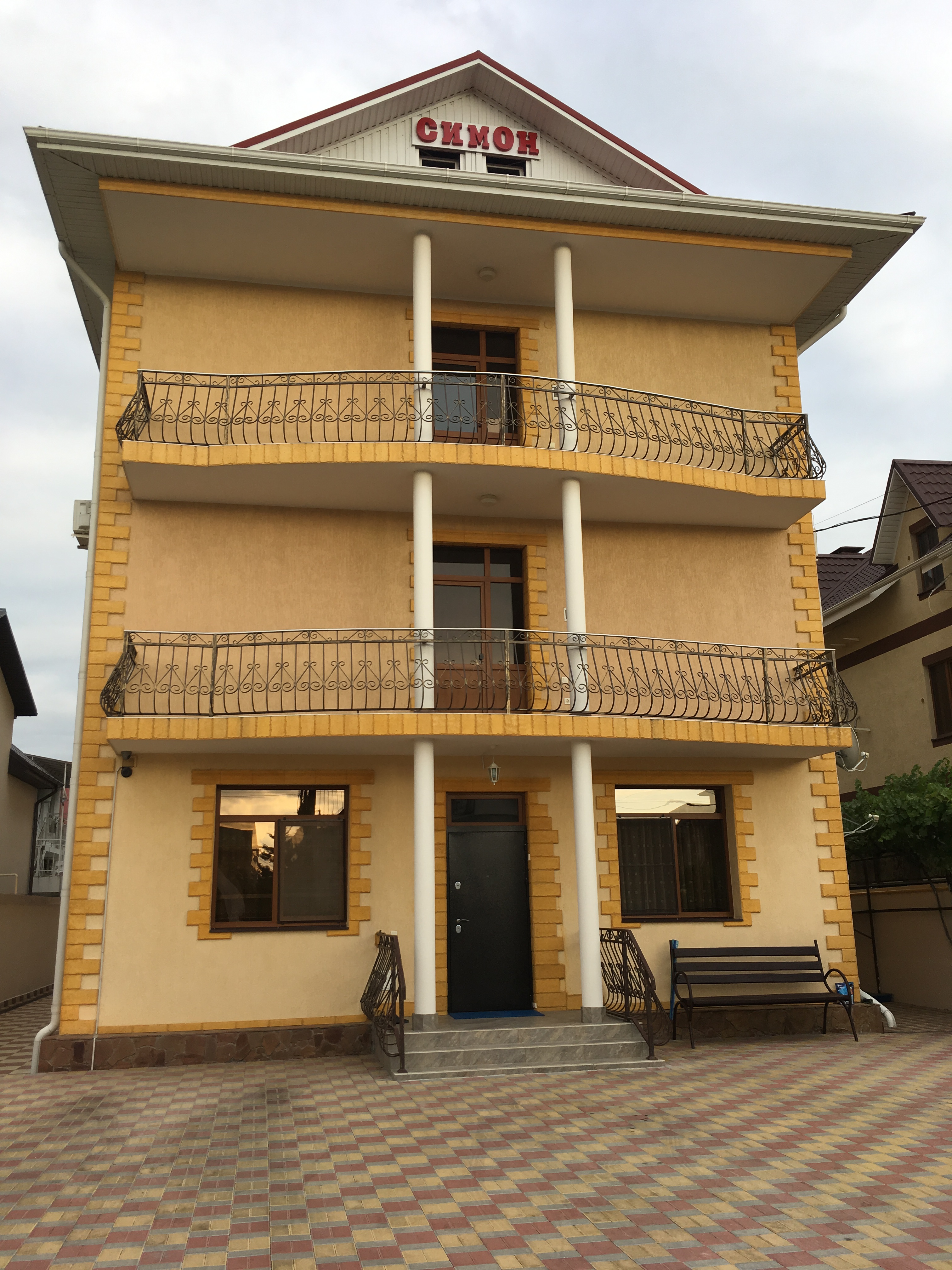 Фото отеля 1