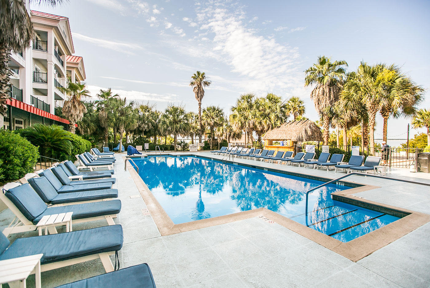 Фото The Beach Club at Charleston Harbor Resort and Marina