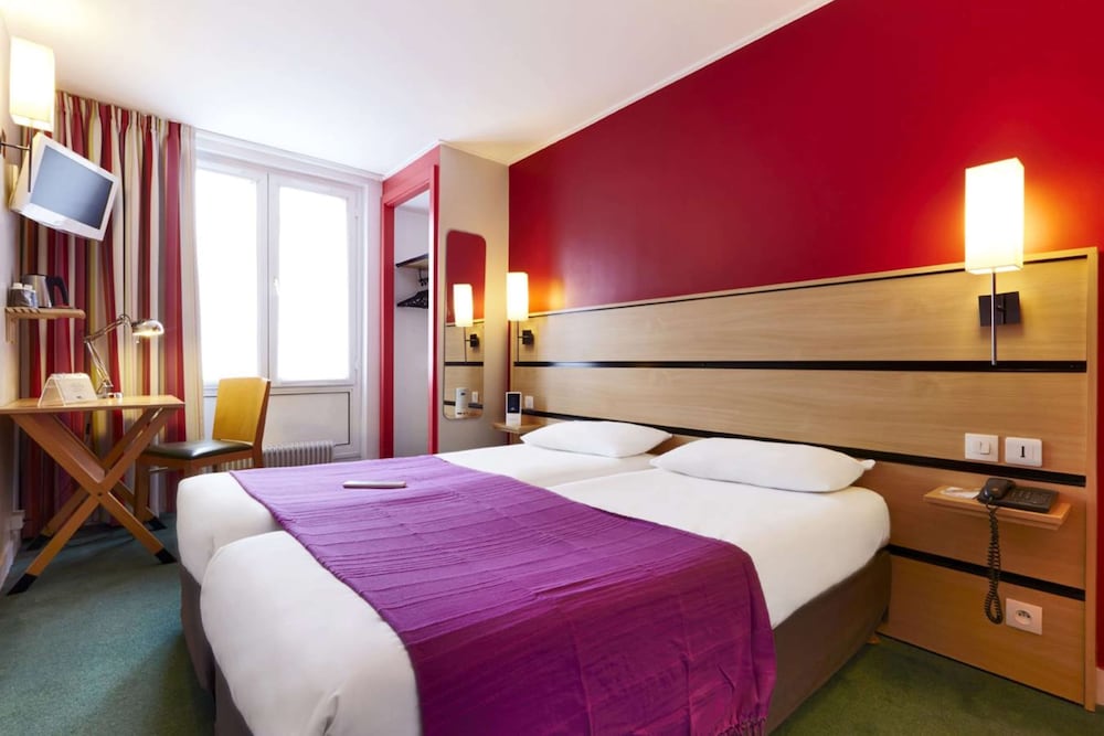 Фото отеля 2