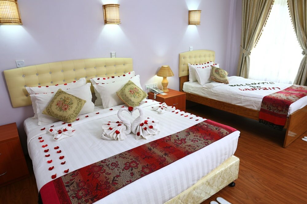 Фото The Floral Breeze Wun Zin Hotel