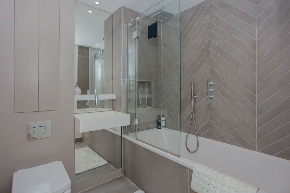 Фото Contemporary 1 Bedroom Apartment in South London