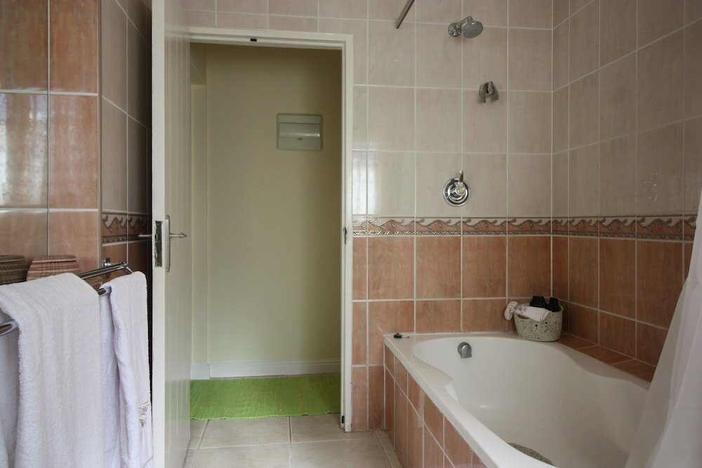 Фото Covenant Well Guest House