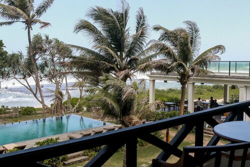 Гостиница Naomi Beach Resort в Велигаме