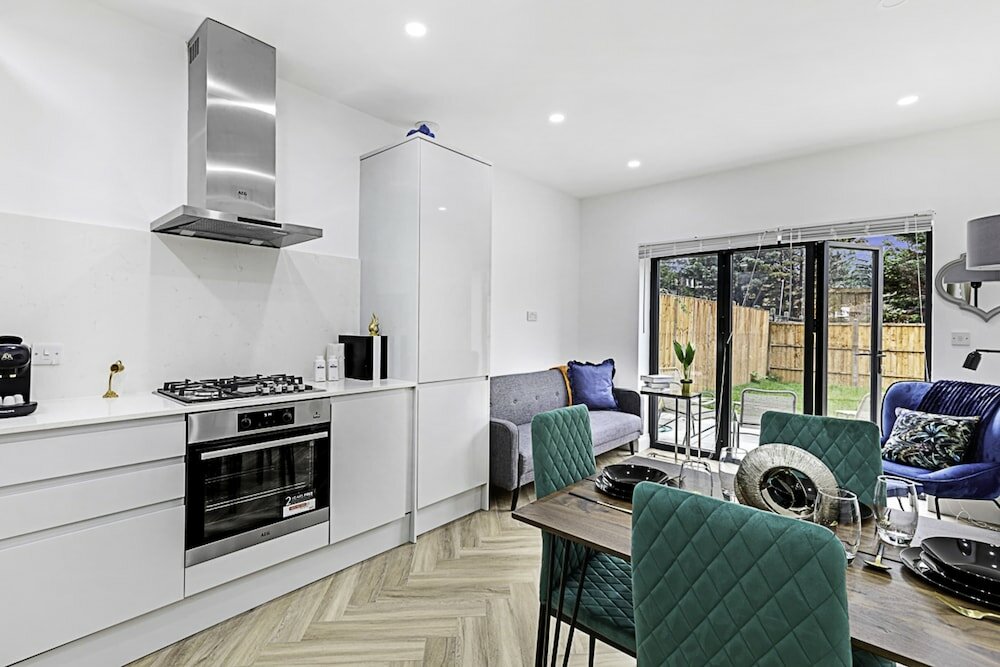 Фото Beautiful 3 Bed Abode in Hanwell