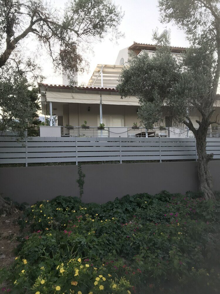 Фото Beautiful Spacious apt in Nea Makri