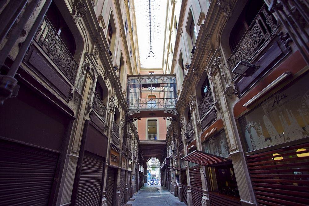 Фото Las Ramblas Pasaje Bacardi Apartments