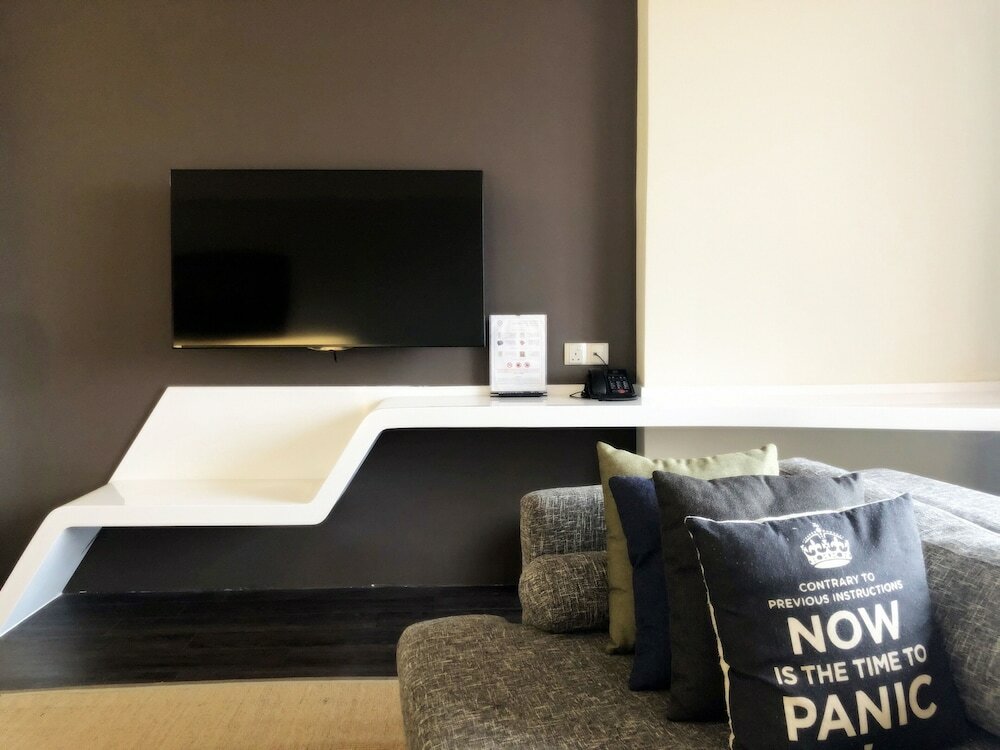 Фото M Roof Hotel & Residences