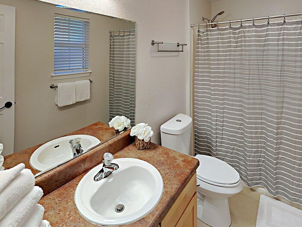 Фото Cozy East Hill Getaway