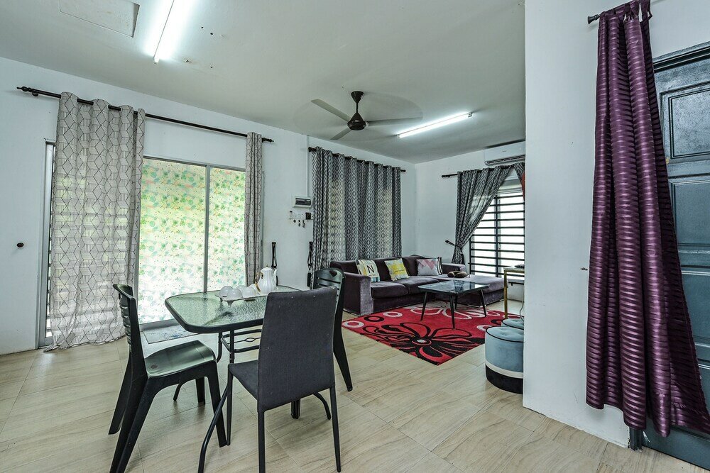 Фото Oyo Home 90682 Liliz Mambang Farmstay