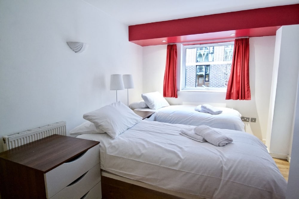 Фото 62-66 Farringdon by condokeeper