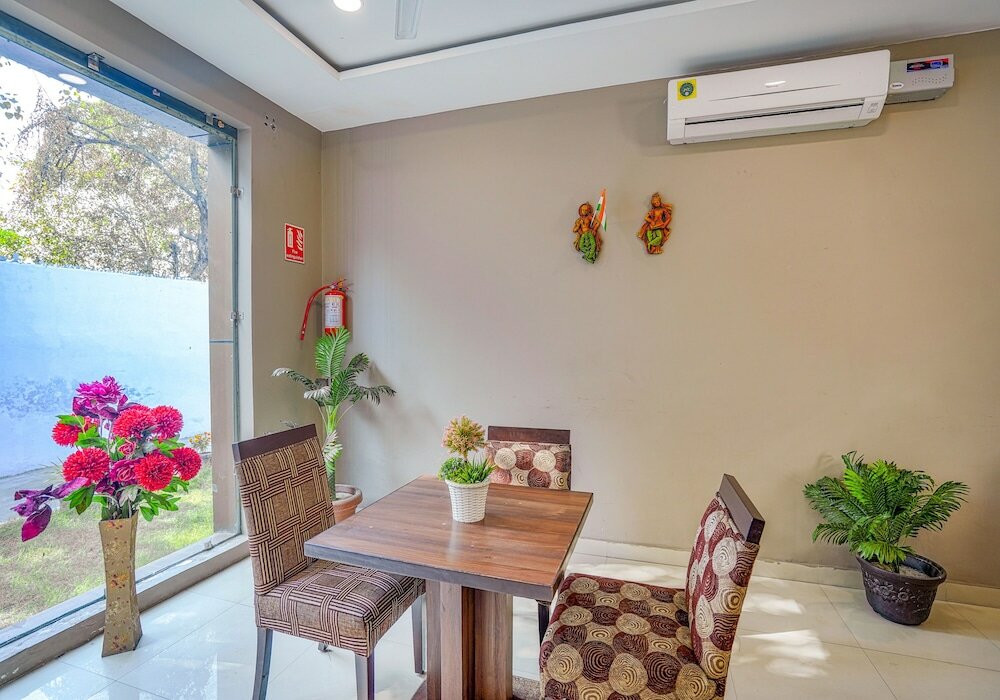 Фото Fabhotel Grand Inn